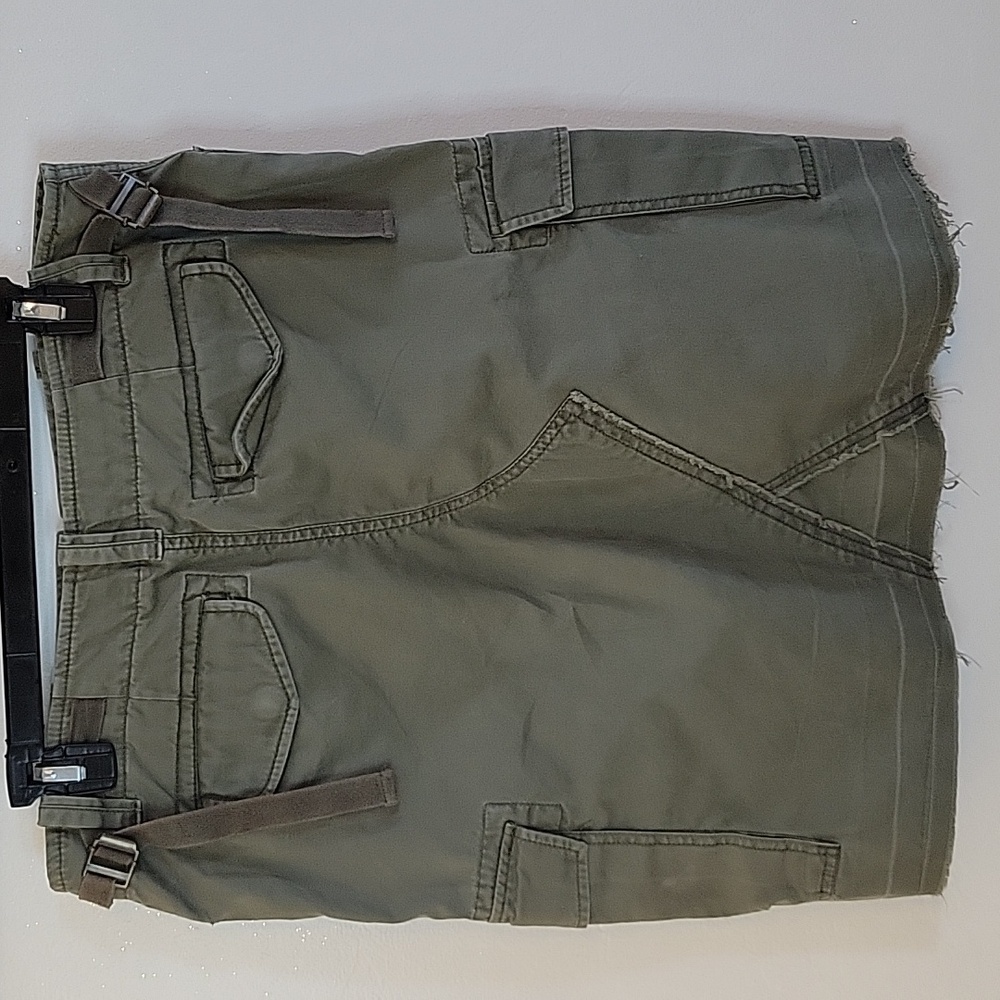 Vintage GAP Khaki Cargo Skirt with Floral Detail SZ - Picture 5 of 8